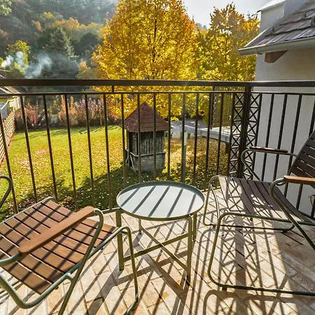 Vendeghaz A Tabornokhoz * Visegrád