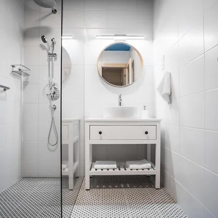 Vendeghaz A Tabornokhoz