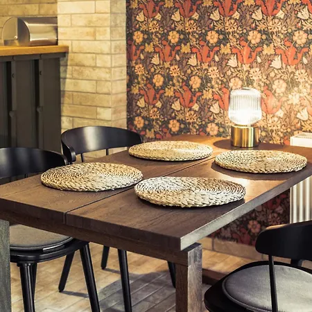 Vendeghaz A Tabornokhoz * Visegrád